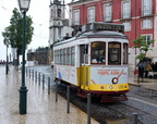 le fameux tram 28 qui serpente dans le vieux Lisbonne